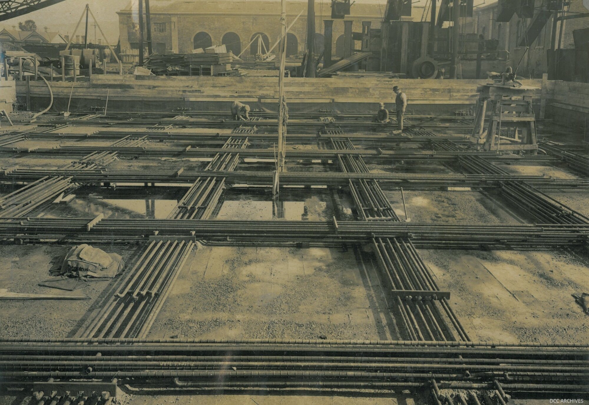 Construction of Vertical Retort