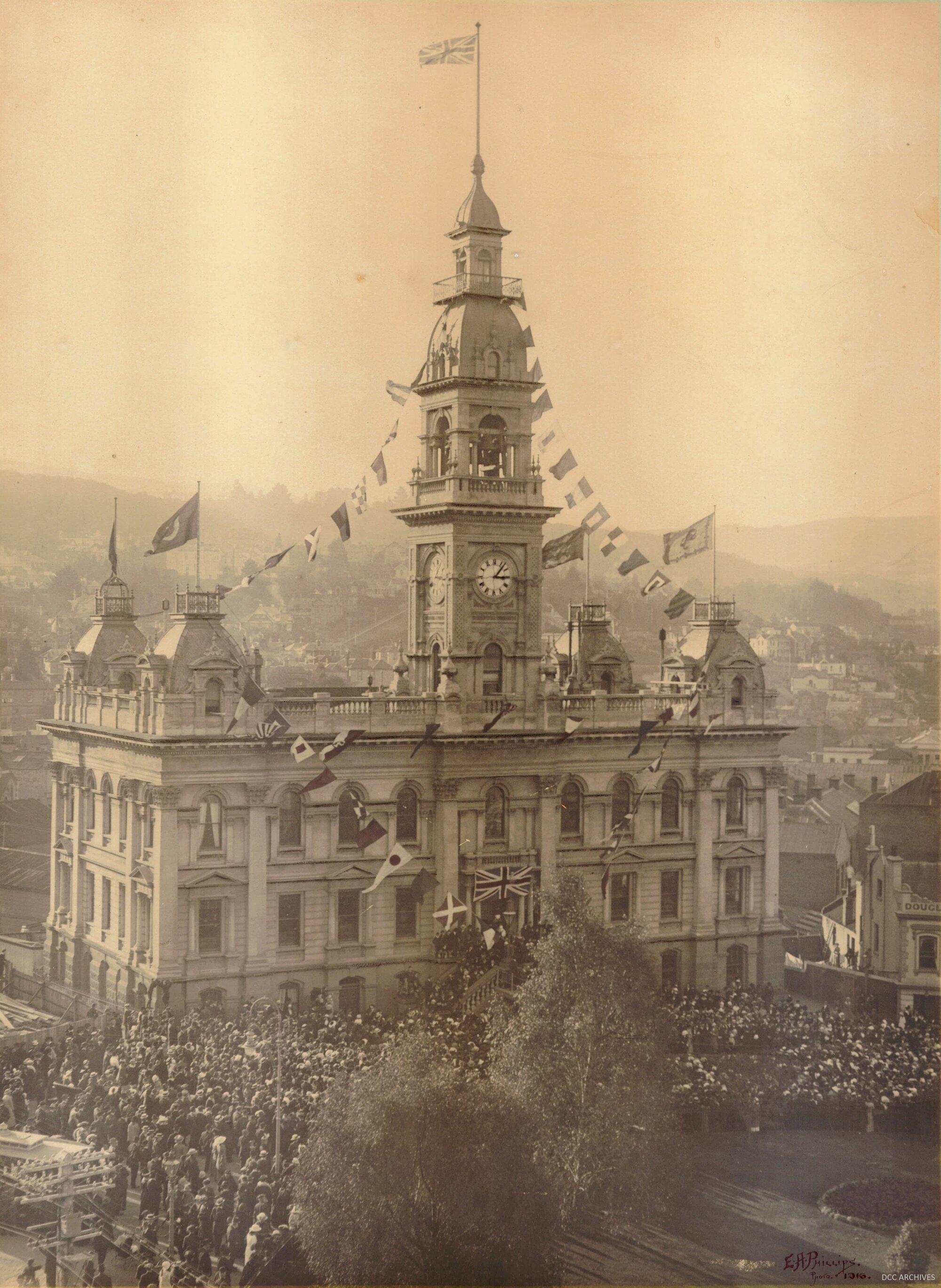 First Anniversary of Anzac Day, Municipal Chambers