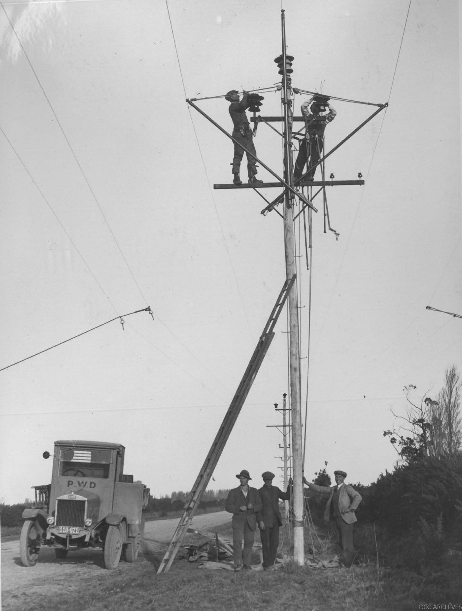 Extra High Tension Live Line Repairs, Port Chalmers