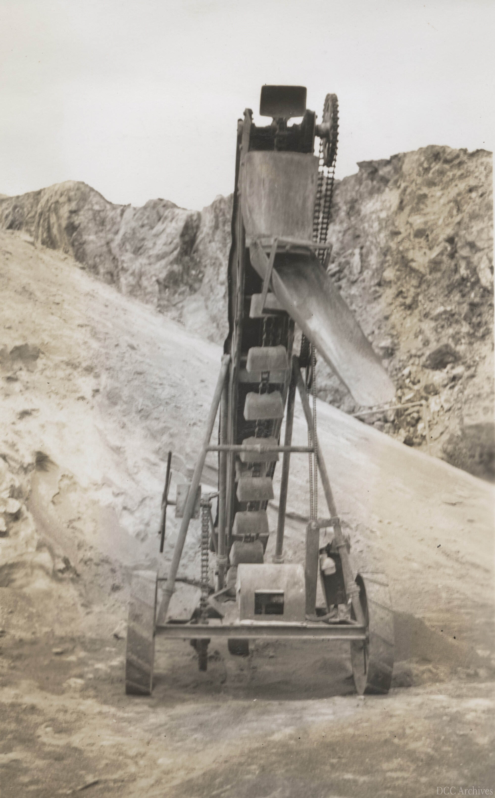 Details of Jeffrey Bucket Loader