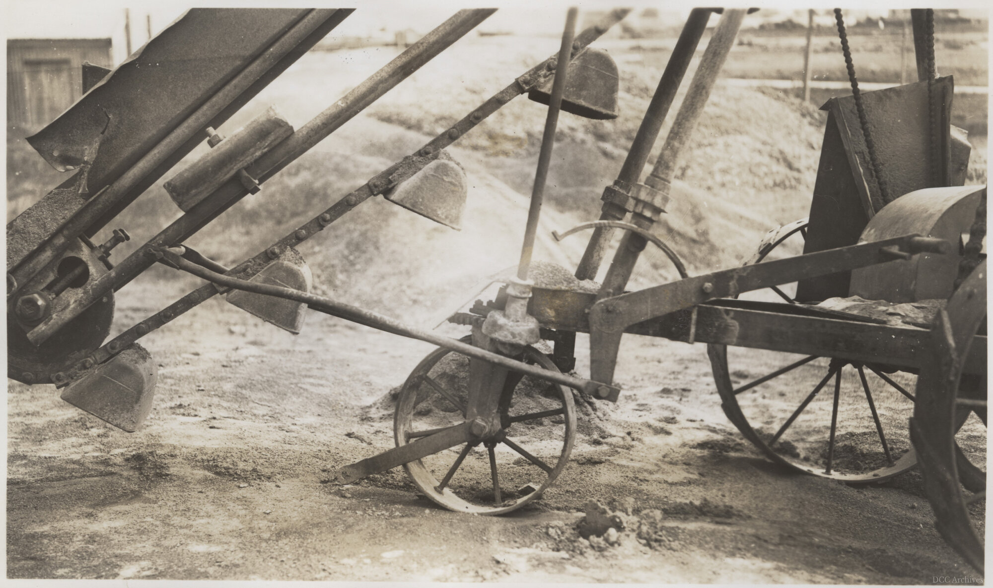 Details of Jeffrey Bucket Loader