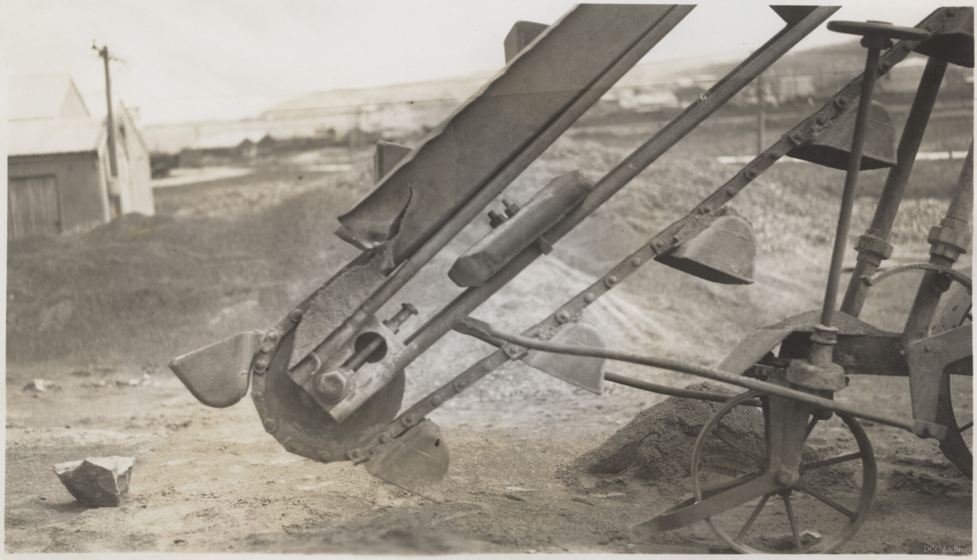 Details of Jeffrey Bucket Loader